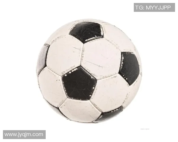 足球巨星们的最新动向与生活方式揭秘他们赛场之外的精彩世界